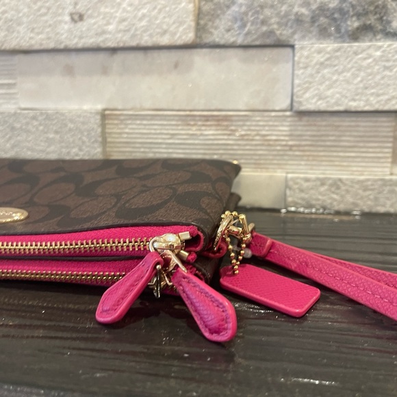Coach Wristlet Wallet pink and Tan Colors. - Picture 5 of 6